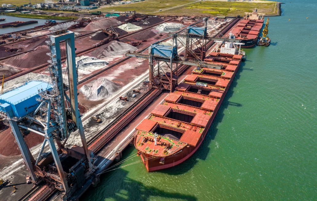 Hold Cleaning At Port