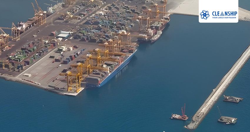 Hold Cleaning Service in Khor Fakkan Port