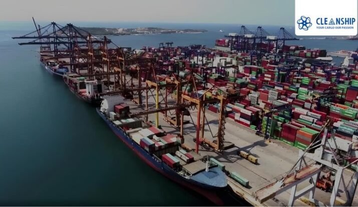 Hold Cleaning Service in Piraeus Port