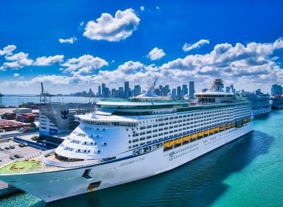 Cruise vessel