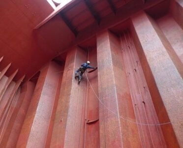 Hold Cleaning Riding Crew