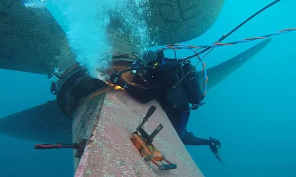 Hull Fouling Inspection in Hazira: A Critical Step for Maintaining Vessel Efficiency and Compliance