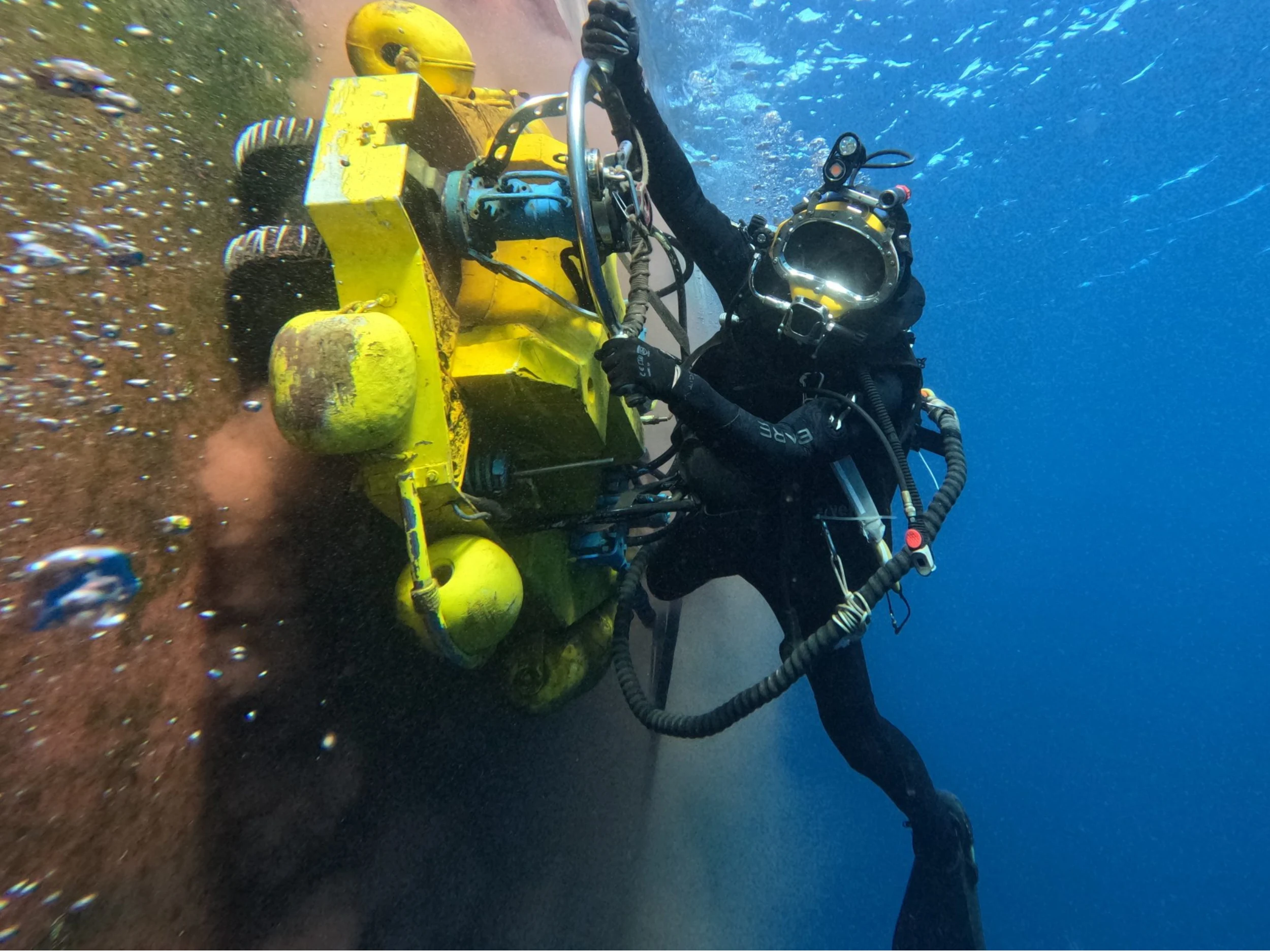 Hull cleaning