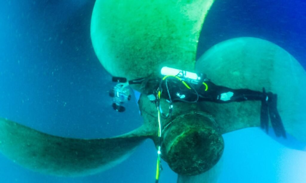 Propeller Polishing in Kandla for vessel efficiency