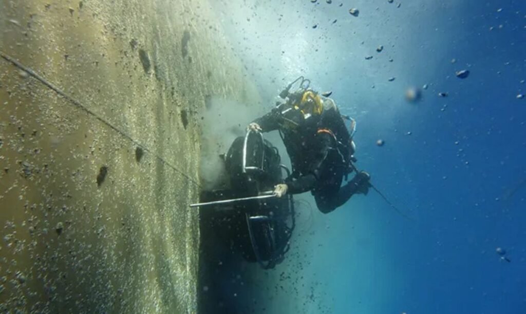 Sea Chest Cleaning in Dahej Underwater Marine Services