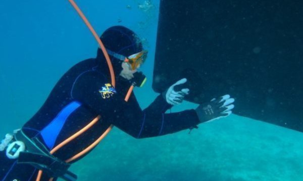 Underwater Hull Cleaning Services in Abidjan: Improving Vessel Performance