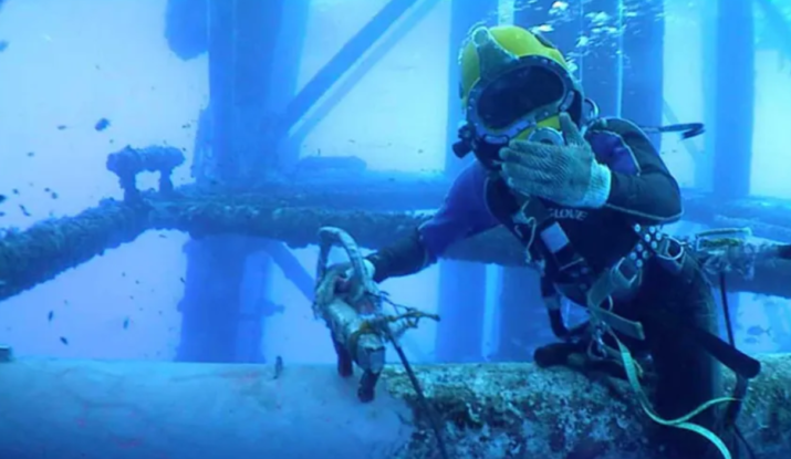 Underwater Hull Cleaning Services in Dakar: Enhancing Vessel Efficiency in West African Waters