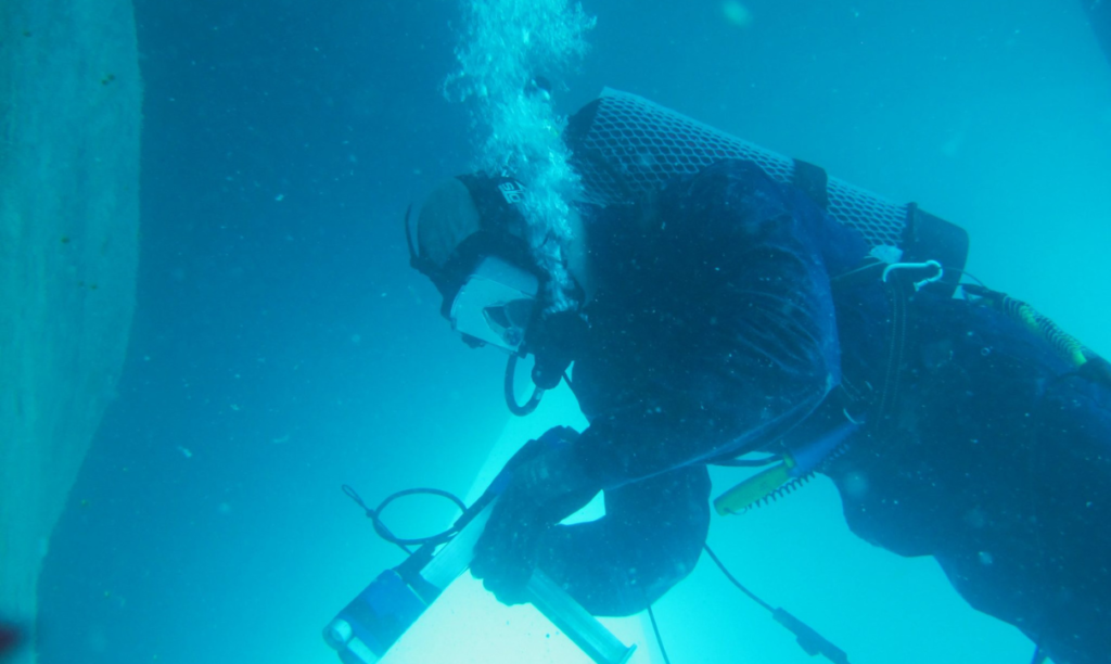 Underwater Hull Cleaning in Karwar
